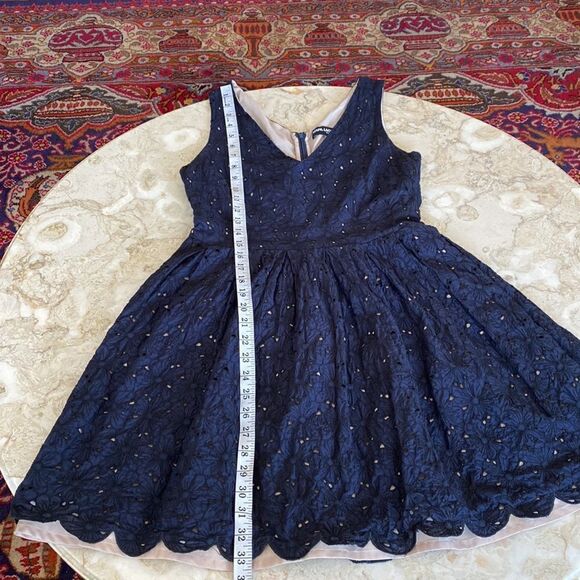 Karl Lagerfeld Navy Blue Cotton Eyelet Sleeveless V-Neck Summer Mini Dress - Picture 15 of 16